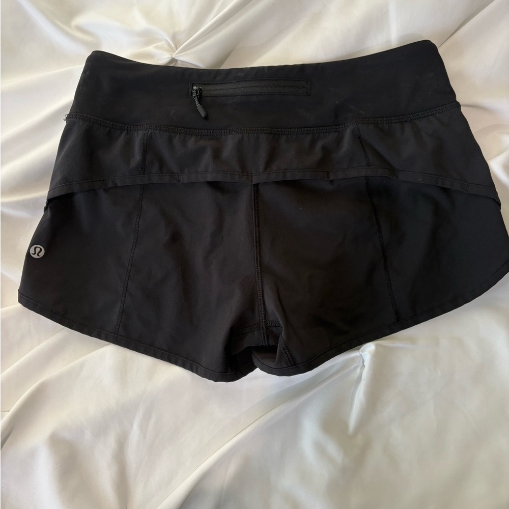 Black Lululemon Speed Up shorts size 4 2.5”